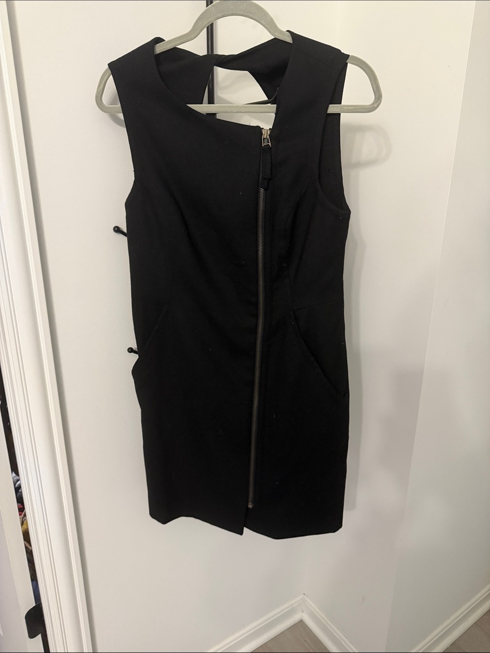 Chic Black Sleeveless Zip-Front Mini Dress